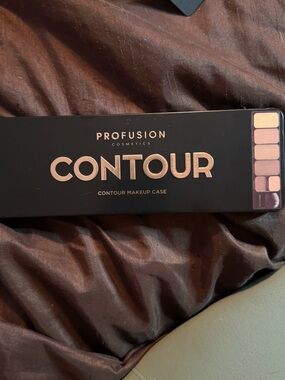 Profusion Cosmetics Contour Makeup Case - Black with Neutral Shades